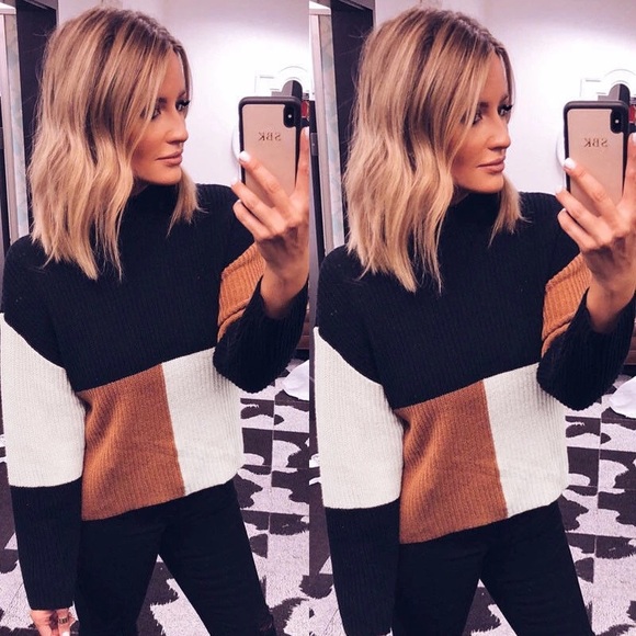 SOFIA - Colorblock  Pullover Turtle Neck Sweater - Picture 3 of 5